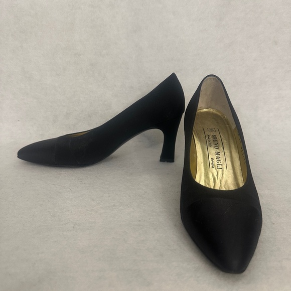 Bruno Magli Heels 7.5AA Gently worn 3" heels Satin cap toe Made in Italy - Picture 1 of 7